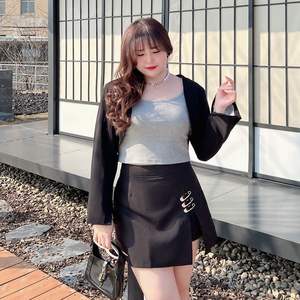 Jupe pantalon taille haute noire Runqi pour femme N7519 avec bouton à épingle en satin couleur unie grande taille - Product Image 2