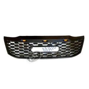 Accesorios para la carrocería del nuevo Hilux Vigo 2012, parrilla delantera negra con luces. - Product Image 3