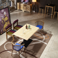 Ensemble de salle à manger au design moderne, meubles en fer, tables avec chaises à structure en bois