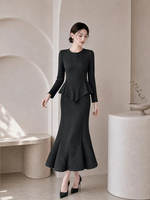 Ensemble plissé élégant pour femme à double couche avec col rond et manches longues, doté d'un ourlet plissé irrégulier au dos