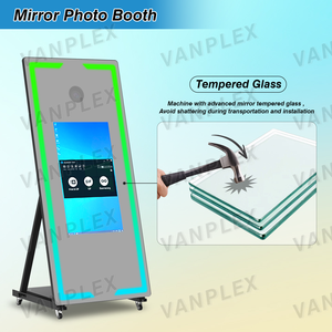 Cabina Fotografica Professionale con Schermo Touch da 32 Pollici, Fotocamera e Stampa Istantanea - Flight Case, Corpo in Metallo, Supporto OEM - Product Image 4