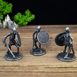 Ornement Crâne Tenant une Épée <span class=keywords><strong>et</strong></span> un <span class=keywords><strong>Bouclier</strong></span> SKS01, Décoration de Bureau à Domicile, Choix Unique Idéal pour les Cadeaux de Fêtes - Product Image 6