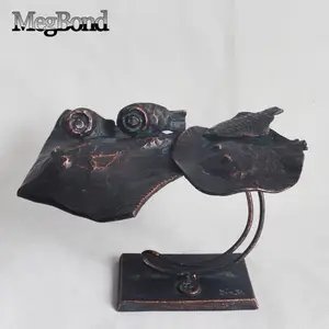 Manta Ray fish metal table figurine in cast iron material, vintage coastal metal fish sculpture