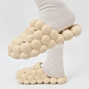 2023 livraison directe produit vente en gros sandales de plage sandales de massage pantoufles à bulles pantoufles de balle de golf - Product Image 6