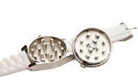 2025 Fabricants Vente Directe En Gros Ronde Tendance Montre Portable Fumée Herb Grinder