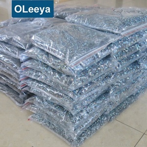 Piedras Termoadhesivas al por Mayor en Paquete Grande con Pegamento Intensivo SS20 Cristal AB DMC, Diseños de Pedrería Hot Fix para Vestidos de Mujer - Product Image 5