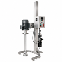 Homogénéisateur mélangeur émulsifiant à cisaillement élevé en acier inoxydable avec élévateur hydraulique mobile pour liquides alimentaires, cosmétiques et chimiques