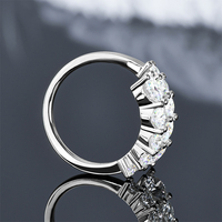 Bague de fiançailles et de mariage de luxe pour femme, plaquée or 14 carats, avec moissanite ronde taillée de 5,5 mm et tige torsadée, avec certificat