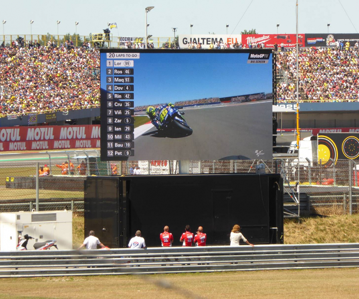 Pixel LED Screen P2.976 4K HDR10+ IP65 Waterproof Outdoor Rental Video Wall with 3-Year Warranty
