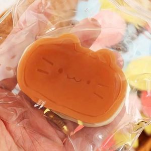 ของเล่นบีบคลายเครียด Taba Squishy น่ารัก ของเล่นบีบ TPR สำหรับเด็ก ขายดี ของเล่นรูปแมวชีสสุดคาวาอิ สำหรับคริสต์มาส - Product Image 2
