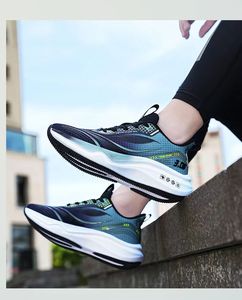 Factory Wholesale New Men's Breathable <strong>Flying</strong> Weaving Sneakers Student Casual Lace-Up <strong>Shoes</strong> for Men <strong>Walking</strong> Style <strong>Shoes</strong> - Product Image 4