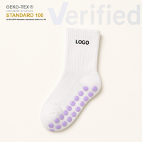Chaussettes de sport antidérapantes en coton jacquard de haute qualité OEM pour Pilates, yoga, bébé, femme, parent-enfant, avec logo personnalisé et emballage écologique