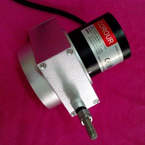 Capteur de déplacement linéaire Corour, potentiomètre à fil CPE, haute précision, large plage, sortie de tension analogique par câble - Product Image 1