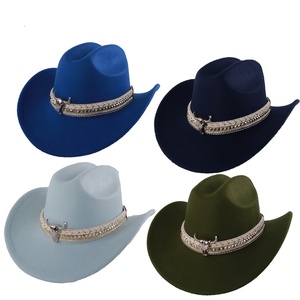 Vente en gros de bonnets tendance pour femmes avec des styles de tricot uniques pour les accessoires de mode - Product Image 3