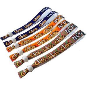 Armbänder aus Polyester gewebe in loser Schüttung Erschwing lich für große Veranstaltungen - Product Image 1