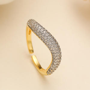 Anello di zircone in oro 18K di lusso in rame di lusso di moda placcato per donne dal Design unico con regalo Souvenir di fascia alta - Product Image 2