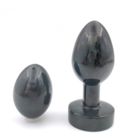 Oeuf anal en jade néphrite multicolore, plug anal en obsidienne noire avec base