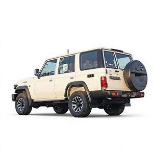 Land Cruiser LC76 Pickup 2024, 2.8L 4x4 Diesel, 6 Posti, Cerchi R18, Cambio Automatico, Euro VI, Luci Diurne a LED, Guida a Sinistra - Product Image 1