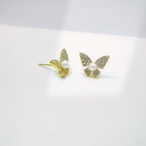 Pendientes geométricos únicos de plata 925 al por mayor para uso diario, para damas, nupciales, estilo occidental, chapados en oro de 14k, vintage, con perlas. - Product Image 5