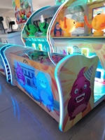 Machine de jeu d'arcade vidéo de tir au pistolet à eau de 32 pouces, à monnayeur, divertissante pour tous les âges, pour parcs d'attractions et centres de divertissement familial (FEC)