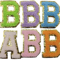 Patch en chenille coloré personnalisé de 6 cm avec lettres et paillettes, prêt à expédier, de A à Z, toutes lettres, thermocollant, en gros directement de l'usine