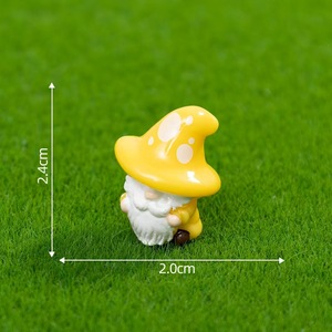 NOVITÀ 2026: Statuette Artistiche Dipinte a Mano di <span class=keywords><strong>Funghi</strong></span> e Gnomi in Miniatura, Decorazioni per Giardino delle Fate, Figurine in Resina per Bonsai - Product Image 6