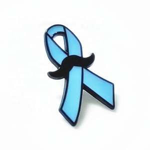 เข็มกลัดติดปกเสื้อรูปหัวใจสีชมพูสำหรับคนรักการรับรู้มะเร็ง - Product Image 2