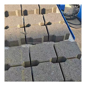 Gagnez de l'argent à domicile : Idées d'affaires à petit investissement et gros profit – Machine automatique de fabrication de blocs de pavés creux QT4-25 à longue durée de vie - Product Image 6