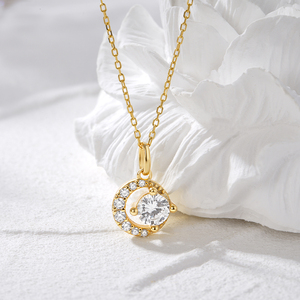 Collar CANNER con Colgante de Luna Creciente, Minimalista y Elegante, Chapado en Oro de 18k, Plata de Ley 925, con Circonita Cúbica, Joyería Fina - Product Image 4
