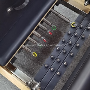 Machine de Pilates Reformer en chêne écologique durable avec barre de repose-pieds intégrée, silencieuse et fluide, pour usage domestique et en studio, portable et réglable - Product Image 4