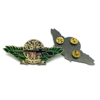 Broches personnalisées en émail dur avec carte de support, badges métalliques, broches à logo personnalisé pour vêtements, cadeaux promotionnels, souvenirs