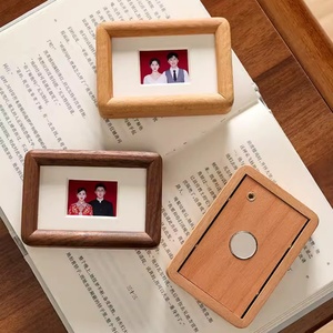 Aimant de réfrigérateur, cadre <span class=keywords><strong>photo</strong></span> magnétique en noyer noir, utilisé pour afficher les cartes et photos <span class=keywords><strong>Polaroid</strong></span> Mini - Product Image 3