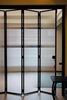 Système de portes coulissantes en aluminium sans cadre sur mesure, modernes, verticales et pliantes pour chambre et cuisine