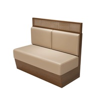 Ensemble de table et chaises de salle à manger modernes en bois massif pour restaurant, hôtel, café, avec banquette en rotin pour café, bistro, ou autres lieux.
