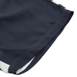 Short de bain chic pour homme à imprimé marbré, poches contrastantes vibrantes, séchage rapide, idéal pour le surf et les vacances d'été - Product Image 4