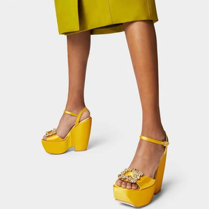 2024 personnalisé haut de gamme qualité luxe dame personnalisé boucle bout carré chaussures blanc talons hauts femmes pompes - Product Image 4