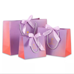 Sacchetti di Carta Kraft Ecologici di Lusso Personalizzati all'Ingrosso con Manici a Nastro, Formato Piccolo per Confezioni Regalo di Gioielli - Product Image 1