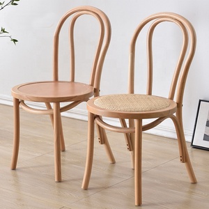 <span class=keywords><strong>Chaise</strong></span> de salle à manger empilable en bois massif Nordic Villa avec dossier en rotin naturel - Product Image 1