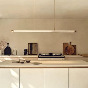 <span class=keywords><strong>Suspension</strong></span> linéaire moderne en <span class=keywords><strong>verre</strong></span> pour îlot de cuisine, bar, hôtel – Luminaire suspendu minimaliste en forme de longue bande - Product Image 6