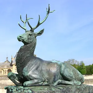 中国制造商花园装饰 skyfall 鹿雕像出售