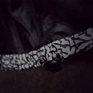 Veste réfléchissante à capuche à manches longues en polyester 100% pour homme, streetwear, softshell, logo personnalisé - Product Image 4