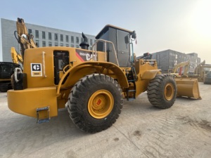 รถตักล้อยางมือสองรุ่น Cat 966H พร้อมบุ้งกี๋สำหรับงานหนัก ใช้งานน้อย เหมาะสำหรับงานขนถ่ายหินในลานหิน งานเหมืองแบบเปิด และงานขนถ่ายวัสดุขนาดใหญ่ - Product Image 4