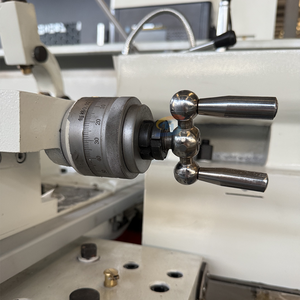 金属加工に使用される高精度かつ低コストC6132水平金属回転マニュアル旋盤 - Product Image 5