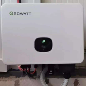 Inversor solar de red híbrida Growatt SPF 6000ES PLUS con entrada de 230V CC 93% eficiencia - Product Image 2