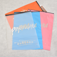 Sacs refermables mats personnalisés avec logo en feuille d'or pour l'emballage de vêtements de boutique et de maillots de bain