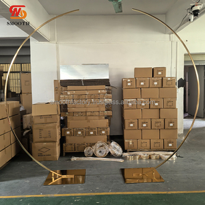 โคมระย้าโลหะแบบเรียบทันสมัยขายดีฉากหลังแต่งงานสีทองและเหล็กสำหรับงานวันเกิดดีไซน์แบบถอดออกได้ - Product Image 6