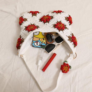 Sac à bandoulière en paille avec anneau <span class=keywords><strong>rond</strong></span> et décor floral, sac à main <span class=keywords><strong>chic</strong></span> bohème avec accent métallique - Product Image 3