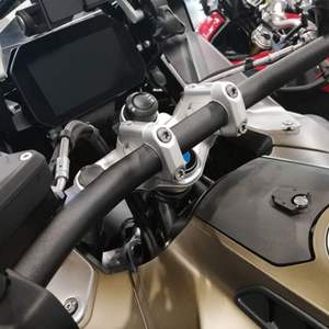 Adaptadores Elevadores de Manillar para Motocicleta, Abrazaderas Elevadoras de Manillar de Aluminio CNC para R1200GS LC ADV 14-18 (Plateado) - Product Image 5