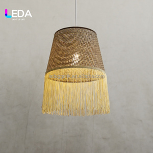 Lámpara Colgante LEDA de Mimbre con Borlas, Estilo Boho, Pantalla Tejida, Color Personalizado para Decoración de Techos en Bodas, Eventos y Fiestas - Product Image 3
