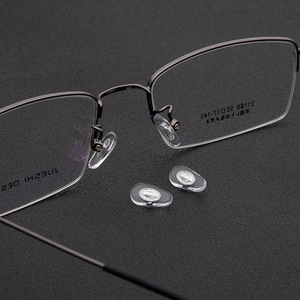 <span class=keywords><strong>Almohadillas</strong></span> <span class=keywords><strong>antideslizantes</strong></span> de PVC <span class=keywords><strong>para</strong></span> <span class=keywords><strong>gafas</strong></span>, lentes de sol con tornillo en la nariz - Product Image 4